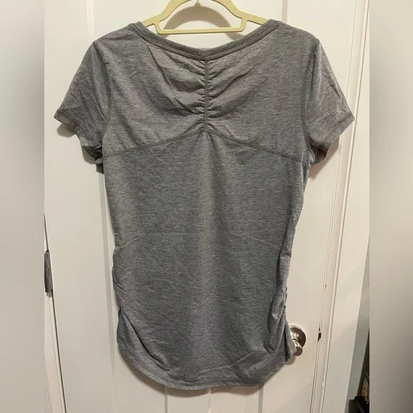 Athletic Works T-shirt- size L - Picture 2 of 4